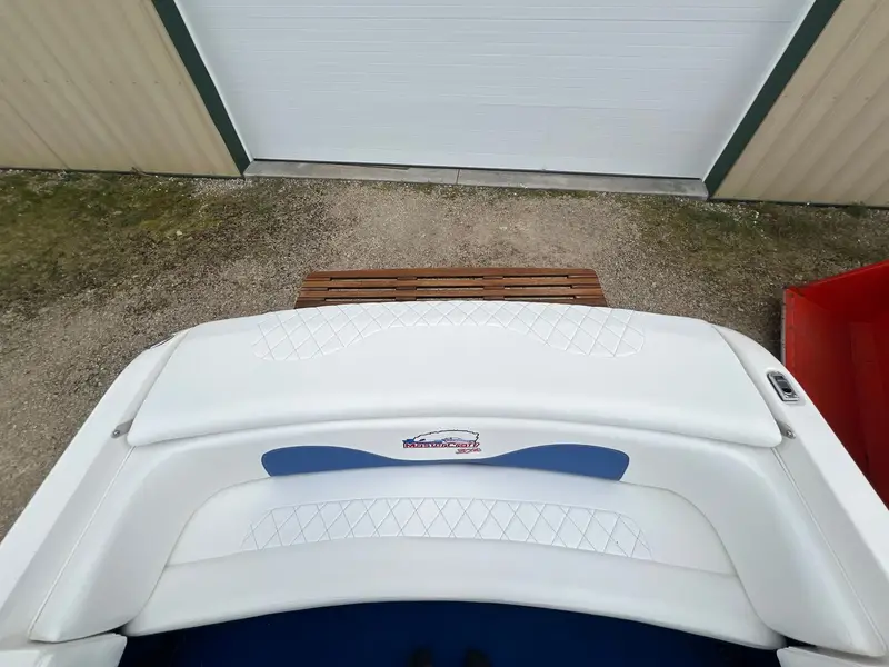 Rear bench and diamond-stitched sun pad from above